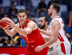 加拿大队在比赛中表现抢眼，取得大胜的简单介绍