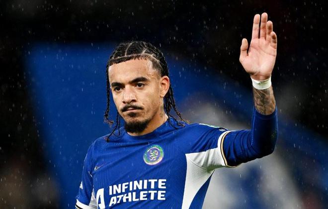 包含法国后卫因病情严重可能缺席洲际联赛的词条