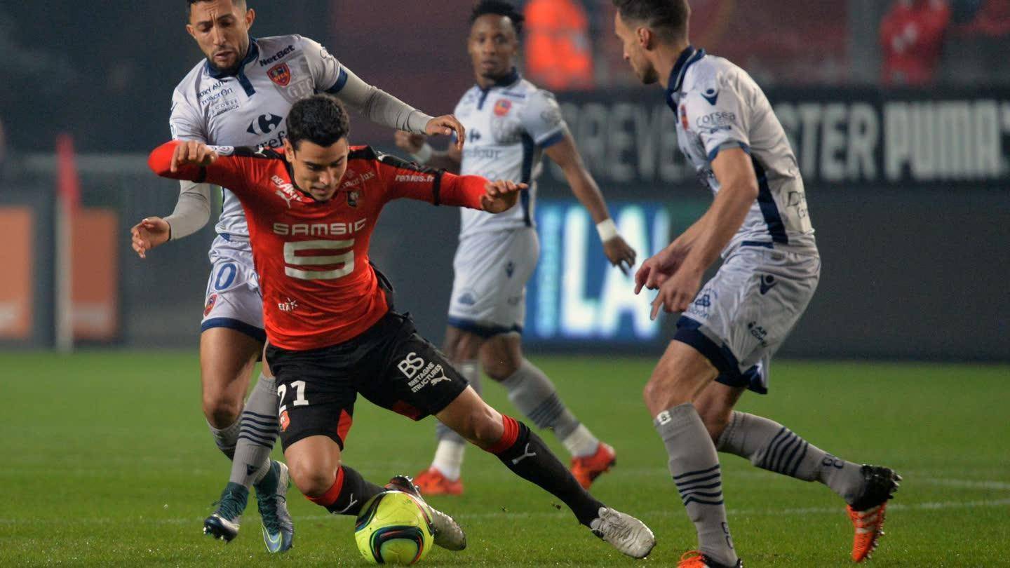 包含南特在客场击败尼斯，取得积分榜上升的词条